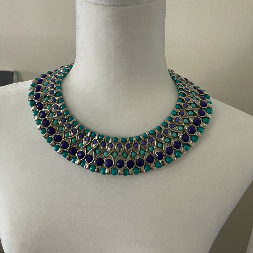 Choker necklace
